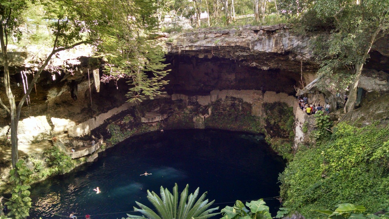 201802071708-00370-HDR-Cenote_Zaci.jpg