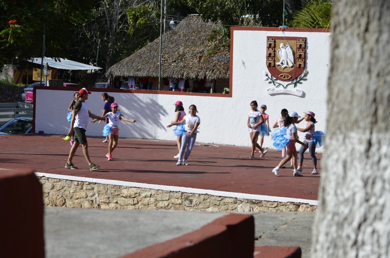 201802071733-00083-Zaci_Dancers.jpg